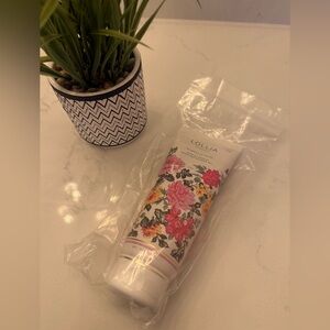 Lollia Floral Body Wash - Pink and White